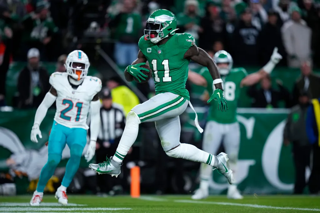 Breaking: Miami Dolphins’ Confirm On The Verge Of Landing Experienced Eagles $38 Million Starter