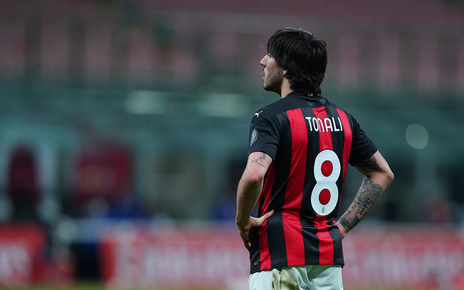 Report: Il nuovo giocatore chiave del Milan è stato sospeso da tutti gli sport per aver piazzato una scommessa contro….