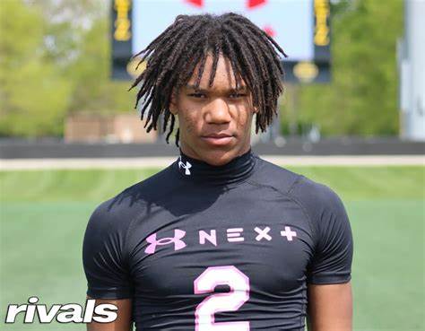 BREAKING:7 foot-4,363 pound Four-Star CB Elijah Dotson has Flipped his Commitment from Pitt to Wisconsin, he tells….Read More