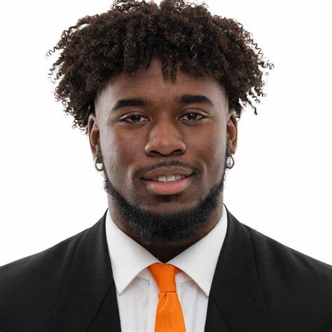 BREAKING NEWS: Top 5-star running back Dylan Sampson has decommitted from the Tennessee Volunteers and switched his commitment to the Louisville Cardinals, choosing them over BYU.