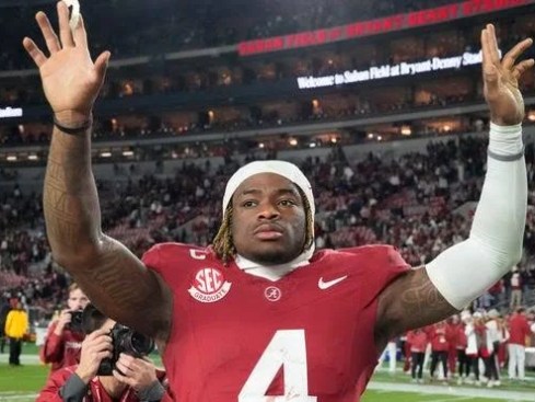 “BREAKING: Alabama Star Quarterback Jalen Milroe Commits to Arkansas, Shocking College Football World…….