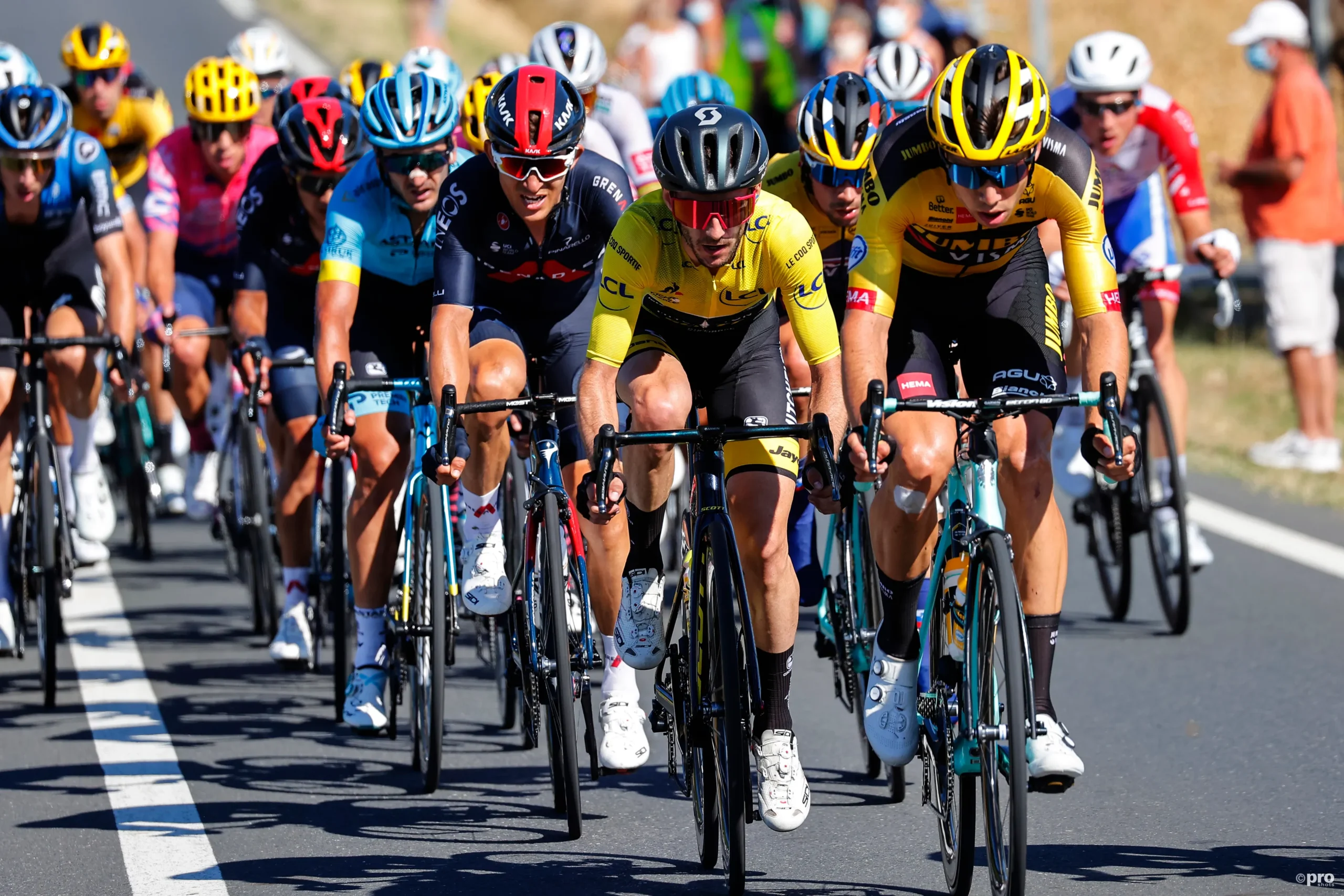 Breakfast News: “Miracles don’t exist in cycling these days” – Johan Museeuw gives Wout van Aert little chance of success in Flanders or Roubaix. Details