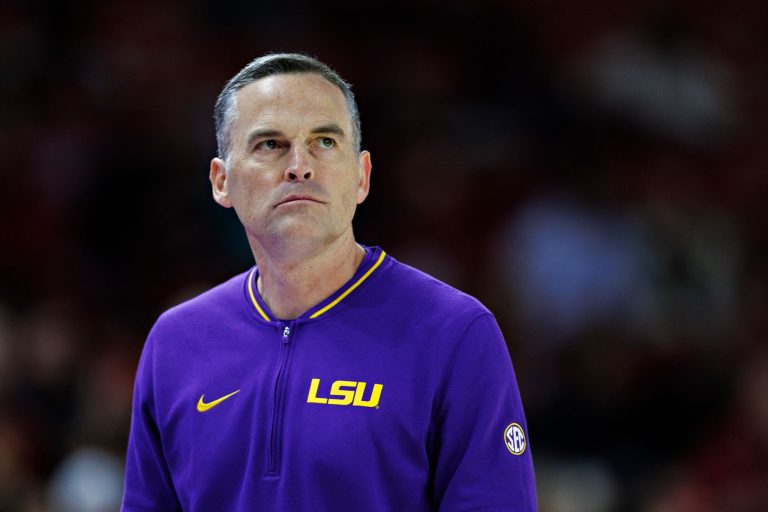 Breaking: LSU Tigers men’s basketball head coach Matt McMahon announced his resignation following a devastating……