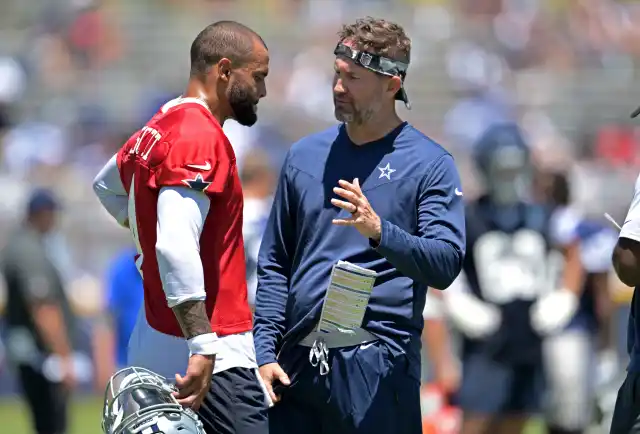 “Turbulence in Tennessee: Titans Face Mounting Backlash Amid Quarterback Chaos, Front Office Shakeups, and Offensive Woes as 2025 Draft Looms Large”
