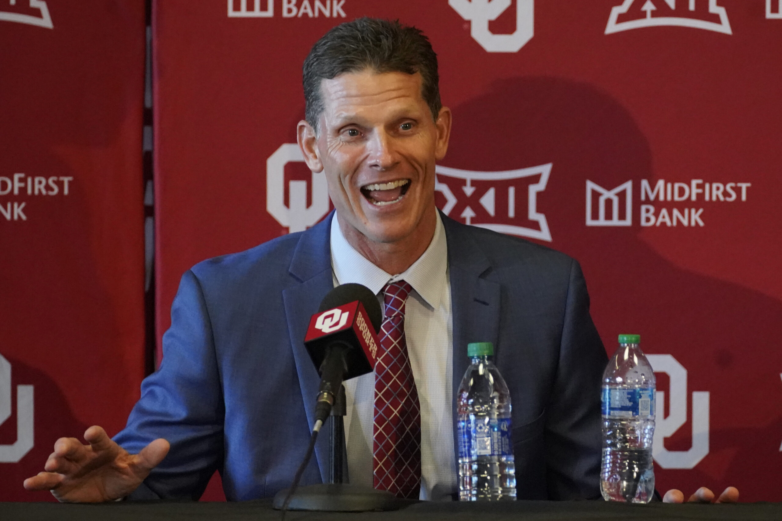 #  Brent Venables  Oklahoma, –** In a groundbreaking announcement that has sent shockwaves through the world of collegiate athletics, the Oklahoma Sooner have been officially recognized as the world’s best and most unified athletic program, a distinction conferred jointly by ESPN, Netflix, and Guinness World Records….