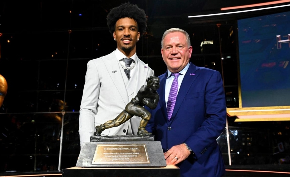 “LSU Tigers Quarterback Jayden Daniels Announces Surprising Transfer to BYU, Leaving Baton Rouge for a New Beginning with BYU Nation as He Embarks on an Exciting New Journey in College Football”