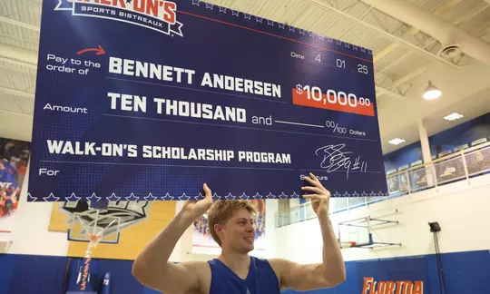 Walk-On Player Andersen Awarded Scholarship by Walk-On’s Sports Bistreaux in Recognition of His Outstanding Performance and Dedication