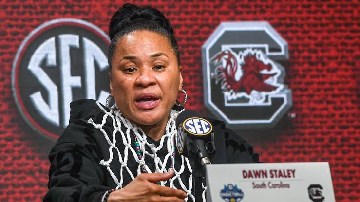 BREAKING: South Carolina Gamecocks Women’s Basketball Head Coach Dawn Staley Sign a Major Lifetime Contract Extension that will Last Till her Retirement, Securing Long-Term Commitment to South Carolina Gamecocks…. Full Details