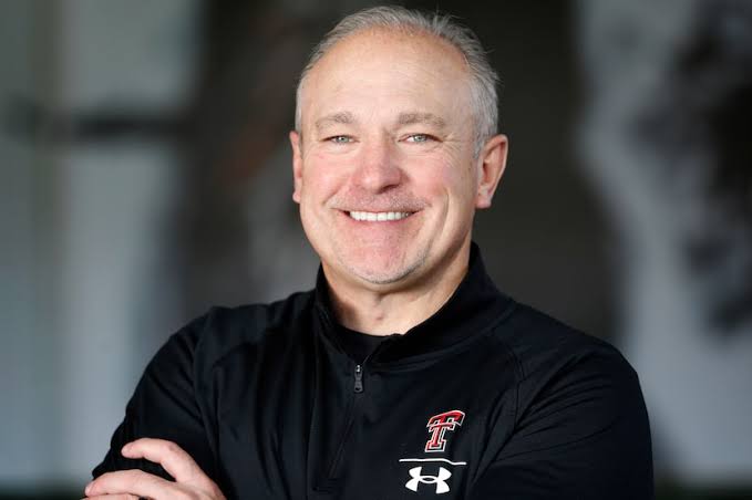 Heartbreaking News: Most of You Haven’t Probably Heard About What Happened with Texas Tech Red Raiders football coach Joey McGuire…