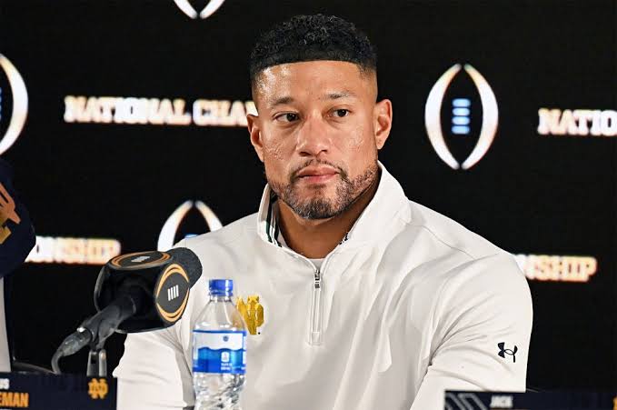 WE PRAY THIS DECISION DID NOT AFFECT THE TEAM:  Notre Dame Head Coach  Marcus Freeman Delivered a Jaw-Dropping Speech that left the entire NCAA world buzzing and Notre Dame Fans Questioning the Future of the… Read more