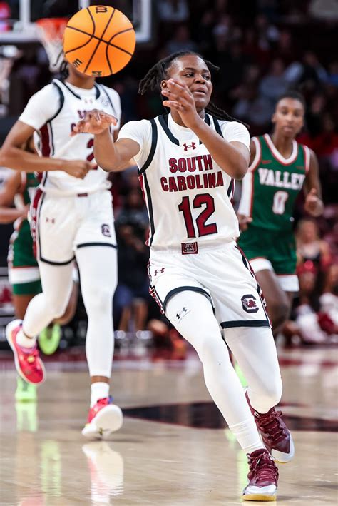 MiLaysia Fulwiley Shakes Up College Hoops Landscape as She Enters Transfer Portal—What’s Next for the Gamecocks Star?”