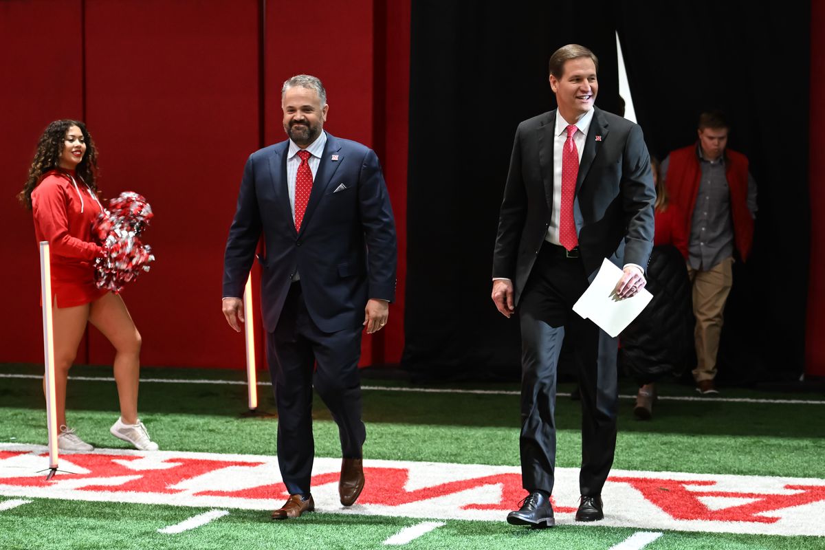 BREAKING NEWS: Coach Matt Rhule of the Nebraska cornhusks team has donated his entire $2 million bonus and endorsement contract to charities and homelessness support organizations. Details in comment