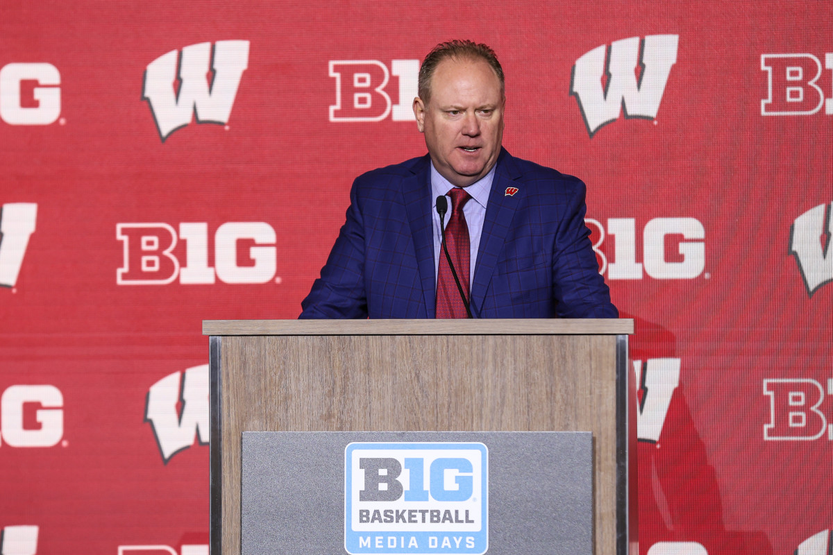 NOW OR NEVER: Greg Gard, with emotion in his voice, made a heartfelt announcement to his players and coaching staff, expressing his deepest….