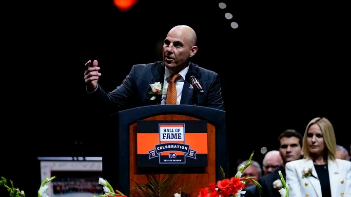BREAKING: Philadelphia Flyers coach Rick Tocchet Donates Entire $4.2 Million Bonus and Sponsorship Deal to Charities and Homeless Relief “What She’s Doing in a World of Compassion Indifference Is……….. full details.   