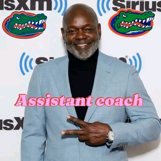 Good News To Florida Gators: Emmitt Smith Returns as Assistant Manager, Fans and Well-Wishers Celebrated….see more..