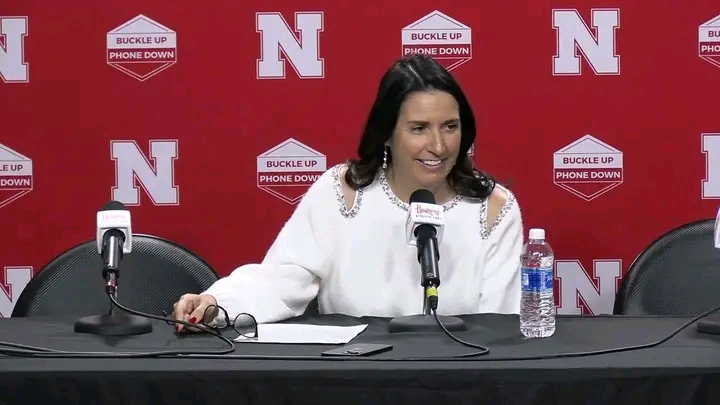 BREAKING NEWS: Nebraska Cornhuskers Women Basketball Current Head Coach Amy Williams Officially Announced his Departure from the team as he flip a new contract deal $7.9 million with the… see more      