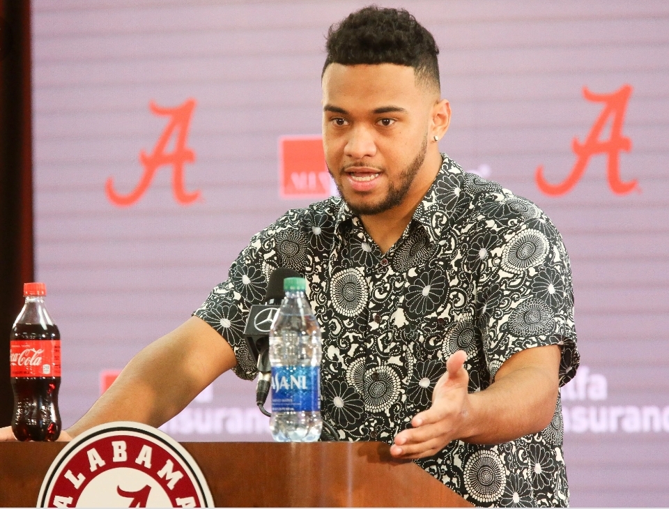 Austin, TX – The Crimson Tide family celebrates as beloved quarterback and college football hero Tua Tagovailoa makes an emotional return to Alabama, stepping into a new chapter as Associate Coach and reigniting the championship legacy he helped build.