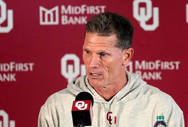CONGRATULATIONS:  Brent Venables ,  Oklahoma Head Coach, Awarded the Prestigious National Football Foundation Gold Medal for Outstanding Contribution to the Game of Football… Read more